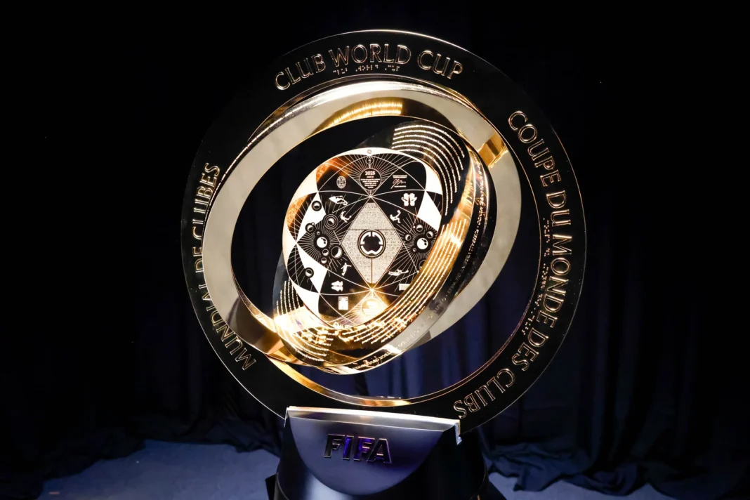 Los resultados de la FIFA Mundial de Clubes que llega a su final FIFA-Club-World-Cup-2025-Trofeo detalle