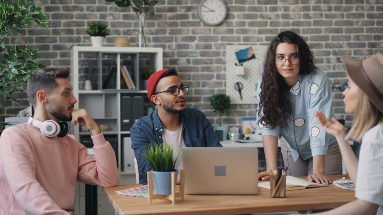 La Generación Z redefine el futuro del trabajo: menor compromiso, alta rotación y nuevas exigencias
