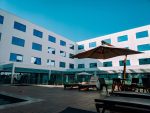 La IA redefine la operación hotelera global al optimizar procesos y transformar la experiencia del cliente