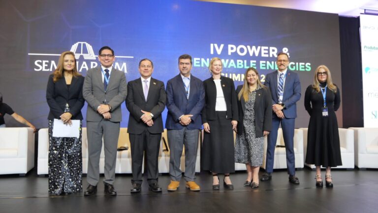 Nuevas regulaciones energéticas buscan impulsar inversión, autonomía y competitividad en Ecuador
